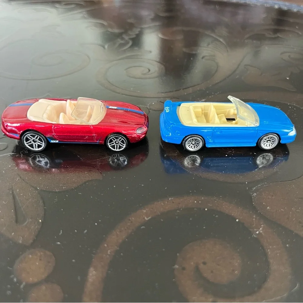 Hot Wheels Luxury Convertibles
